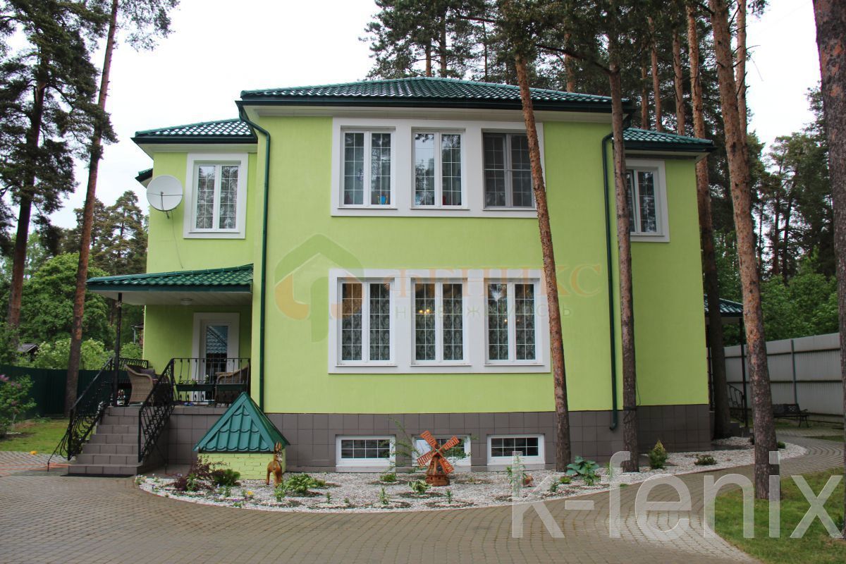 помещения свободного назначения 390 метров, участок 12 сот